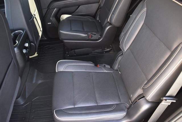 Used 2022 GMC Yukon SLT w/ SLT Luxury Package image 18