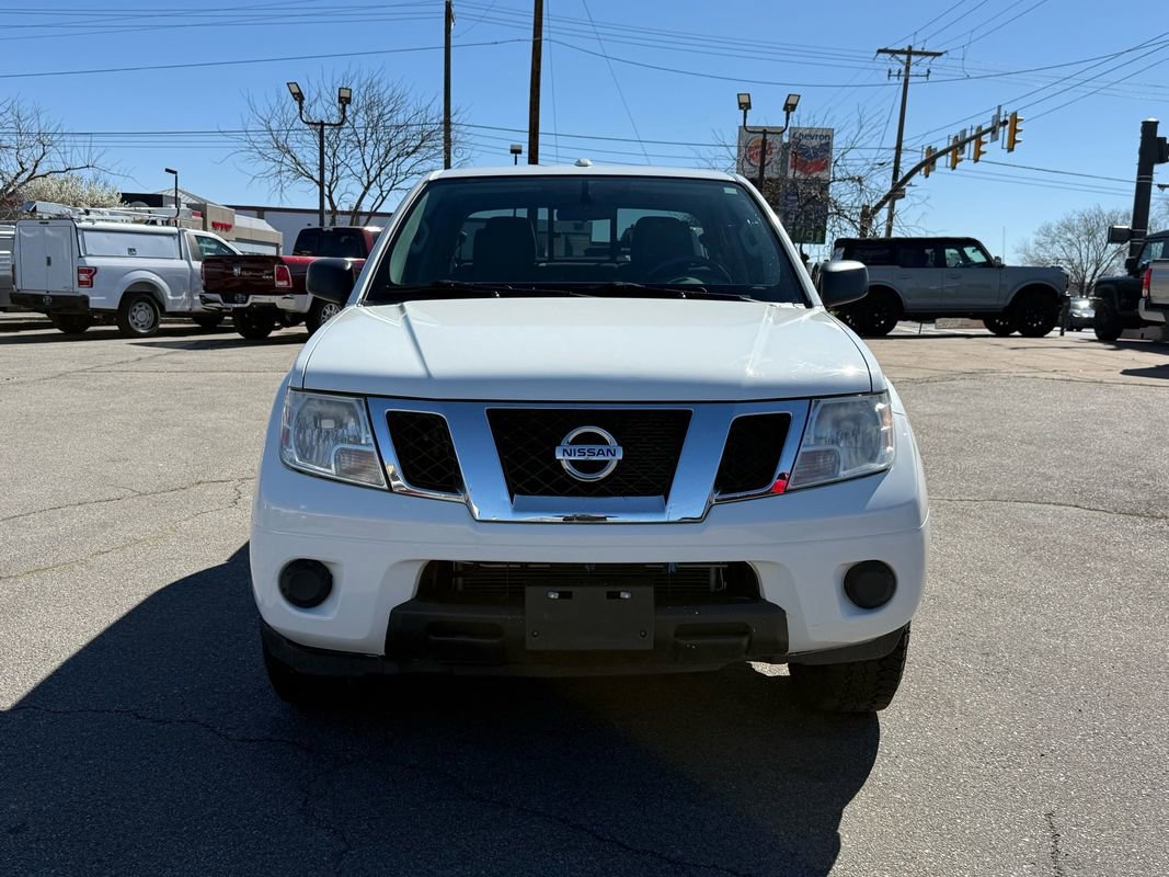 Used 2016 Nissan Frontier SV image 3
