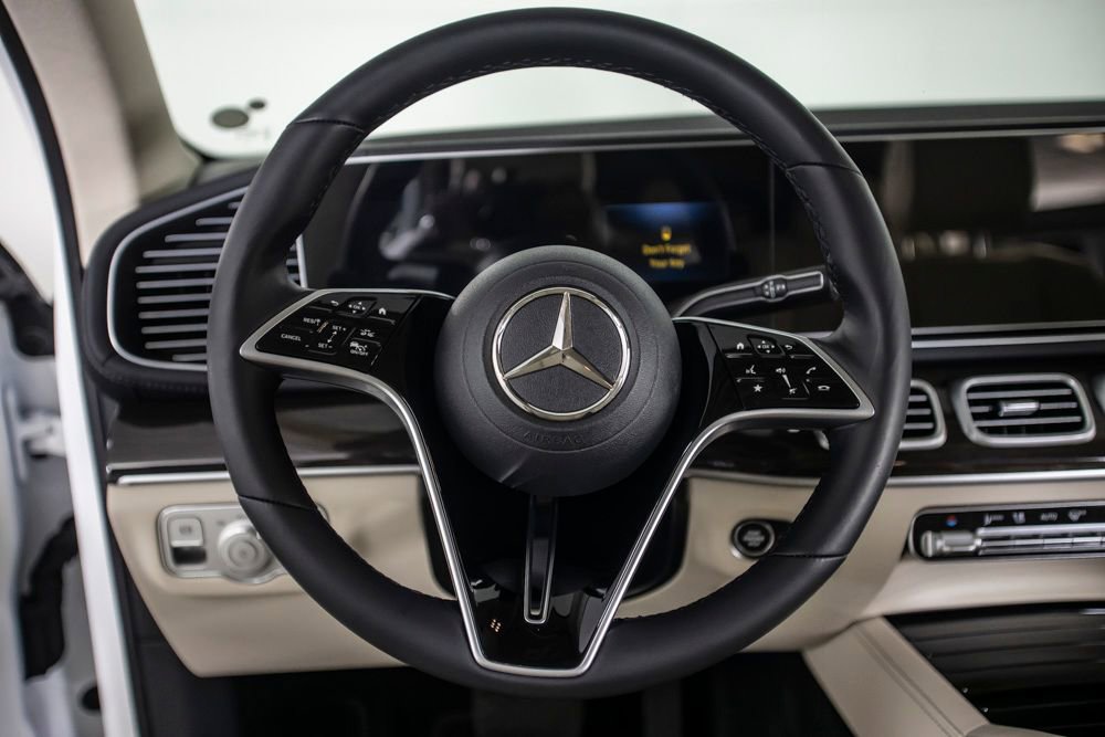 Used 2026 Mercedes-Benz GLS 450 4MATIC image 28