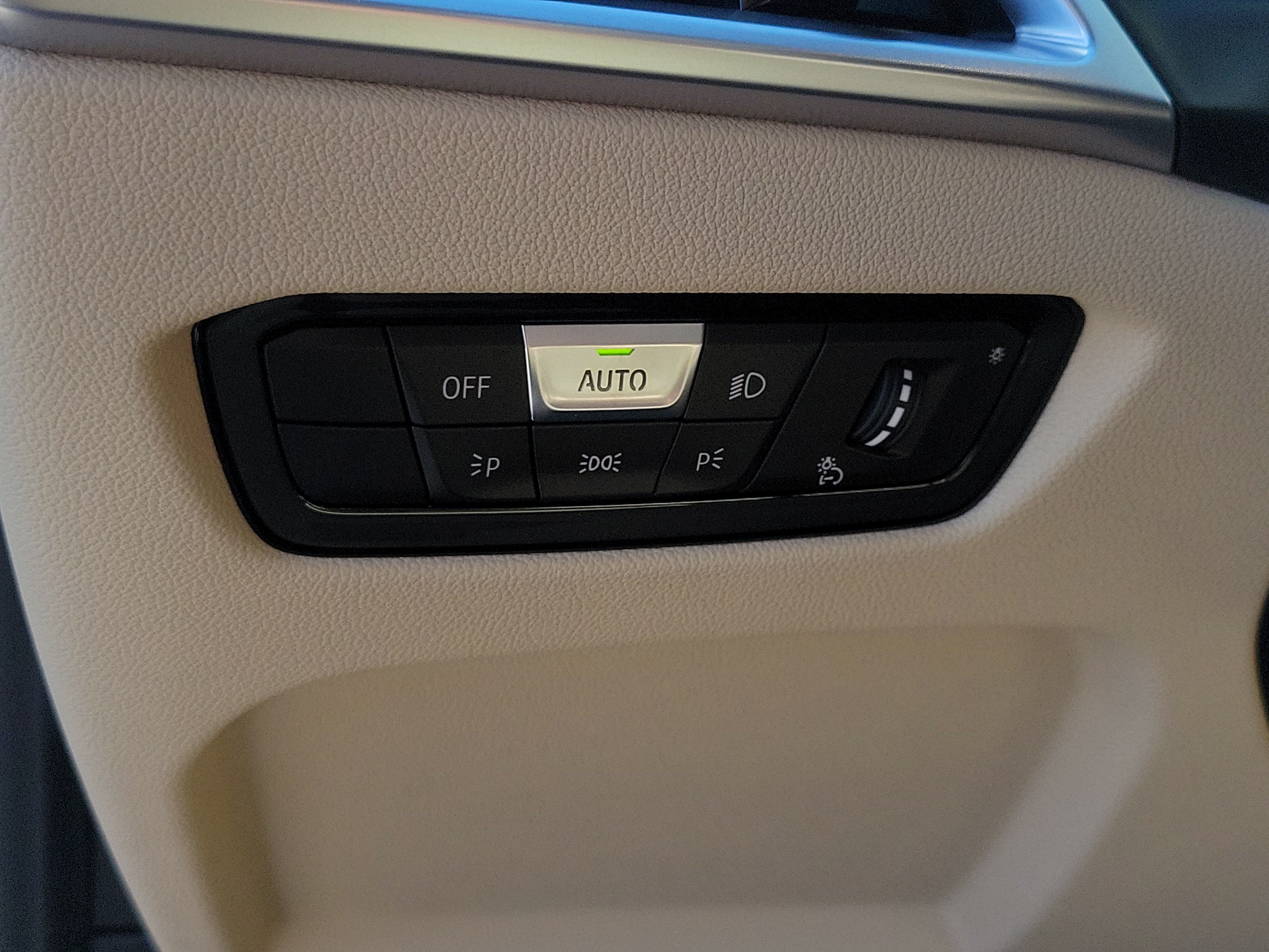 New 2026 BMW 330i Sedan w/ Convenience Package RWD image 23