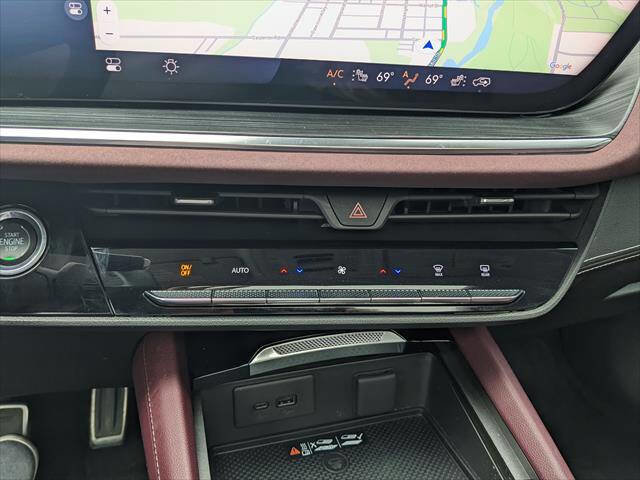 Used 2024 Buick Envision Sport Touring AWD/4WD image 24