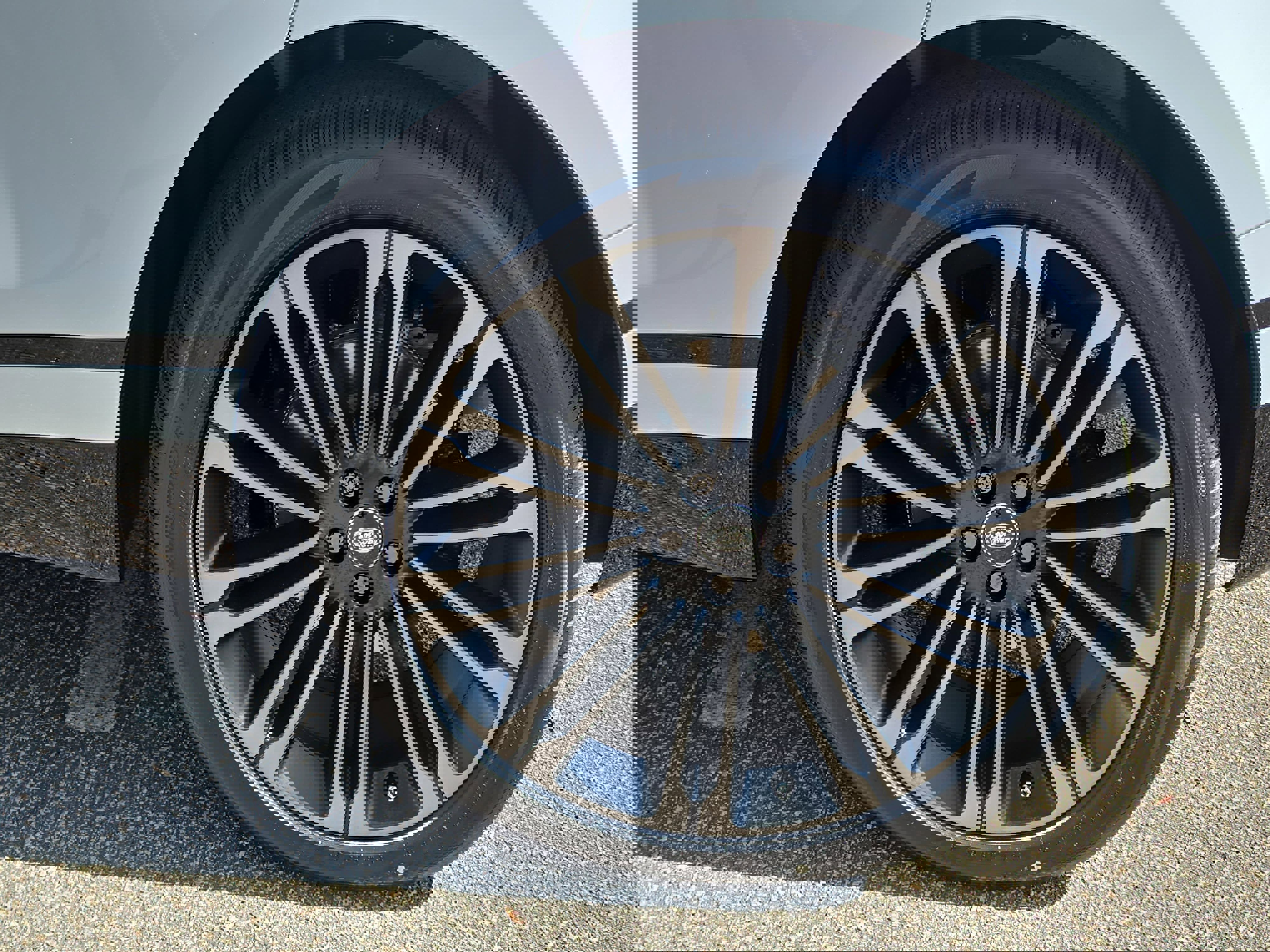 New 2026 Land Rover Range Rover Velar Dynamic SE AWD/4WD image 34