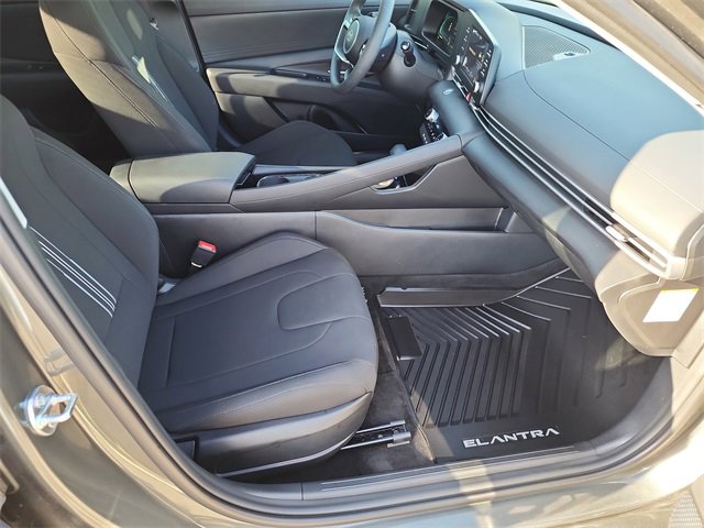 New 2025 Hyundai Elantra Blue image 7