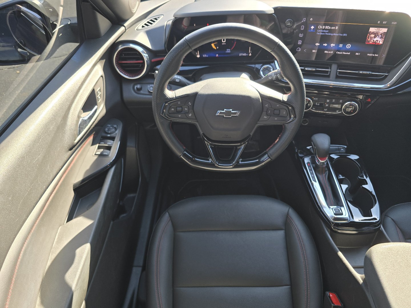 Certified 2024 Chevrolet Trax RS FWD image 3