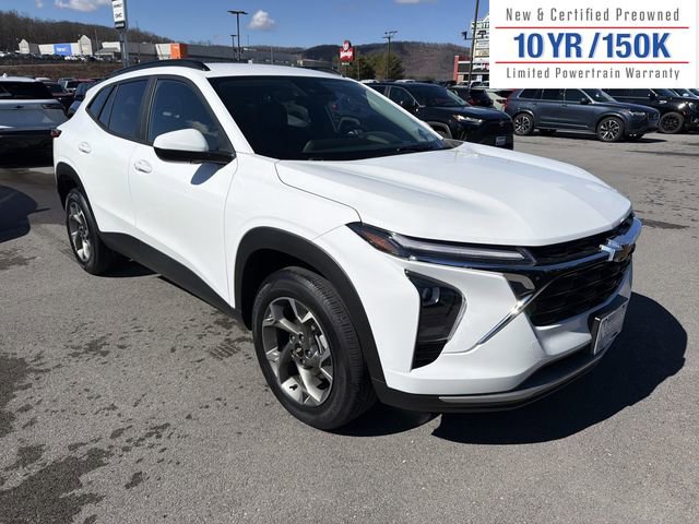 Used 2024 Chevrolet Trax LT w/ LT Convenience Package image 3