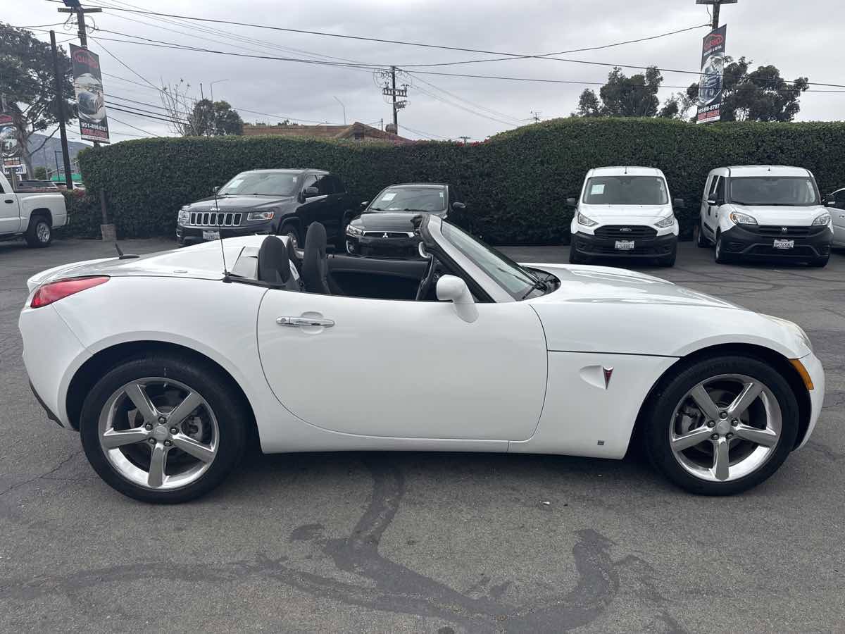 Used 2009 Pontiac Solstice GXP RWD image 9