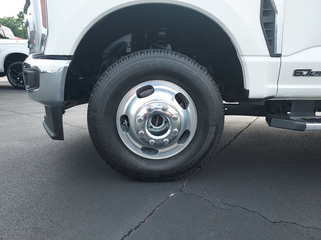 Used 2025 Ford F350 Lariat w/ Chrome Package AWD/4WD image 10