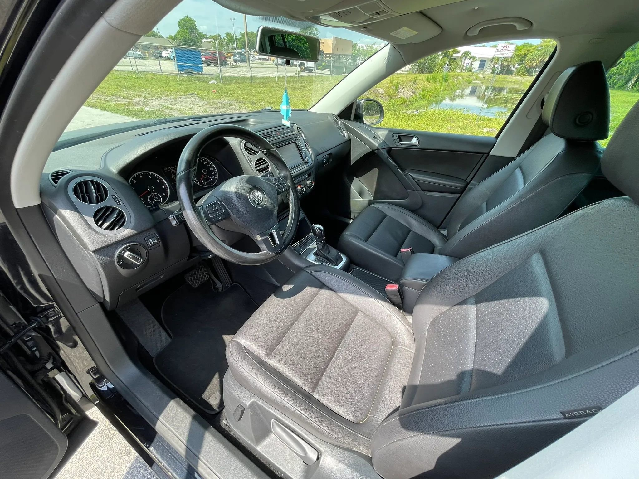 Used 2013 Volkswagen Tiguan SE FWD image 23