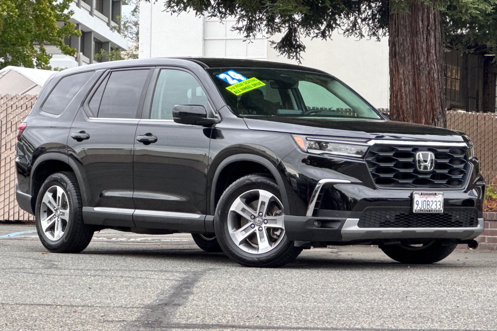 Used 2024 Honda Pilot EX-L image 2