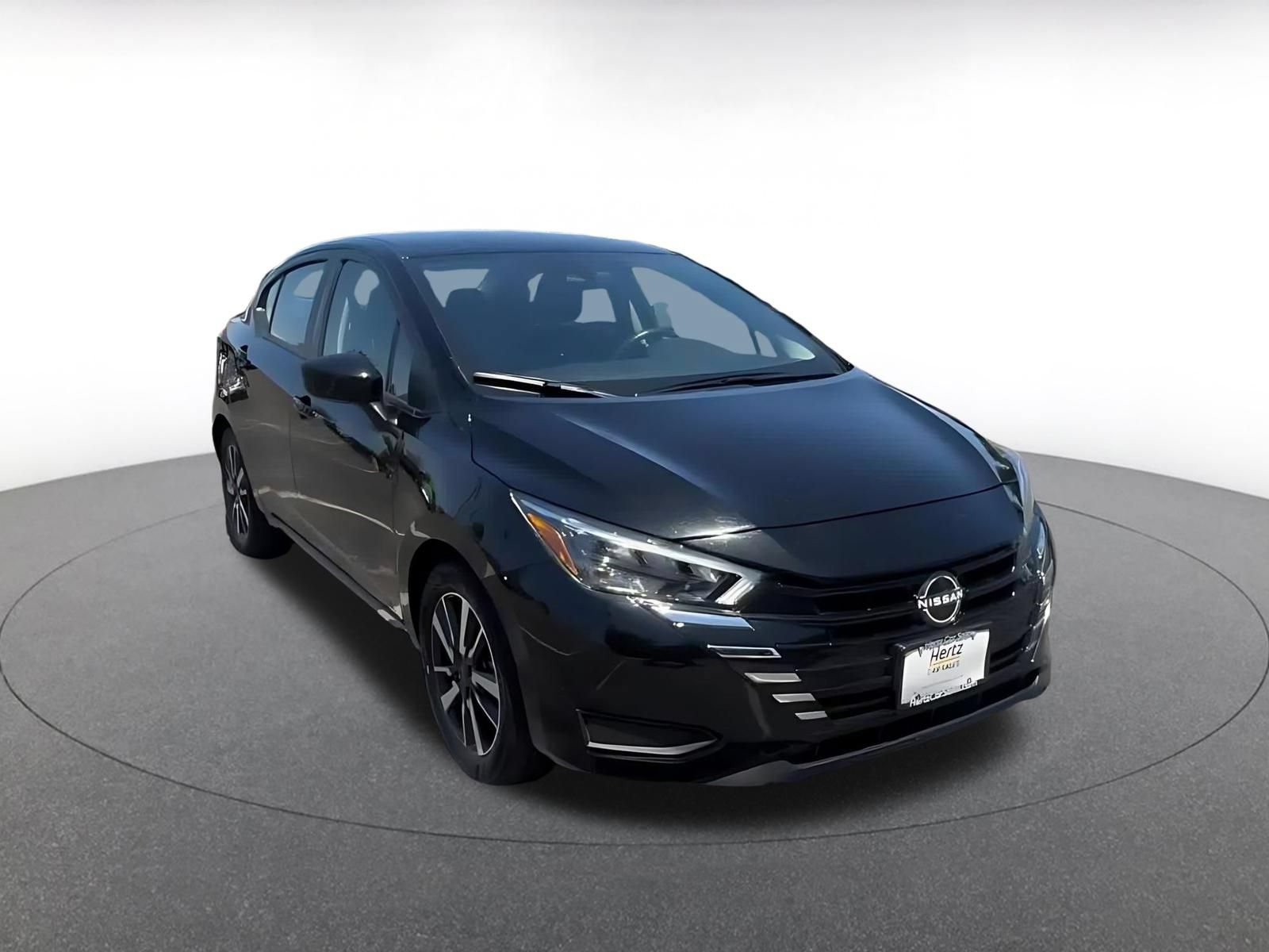 Used 2025 Nissan Versa SV FWD image 3