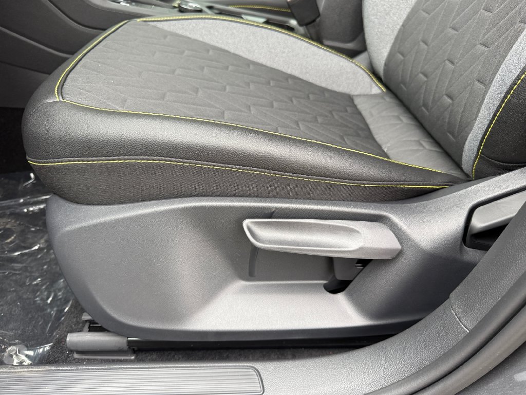 New 2027 Volkswagen Taos Sport AWD/4WD image 10