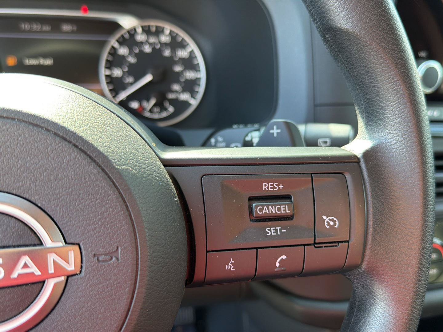 Used 2024 Nissan Pathfinder S FWD image 22