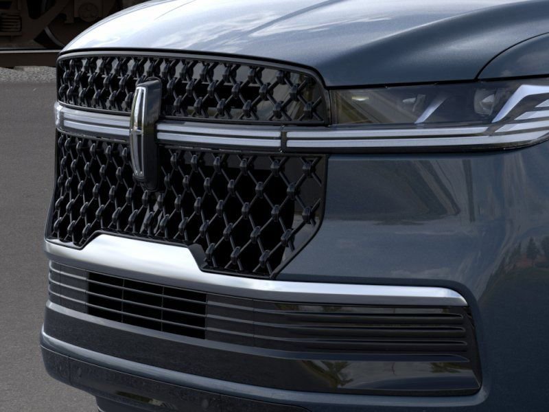 New 2026 Lincoln Navigator Reserve AWD/4WD image 18