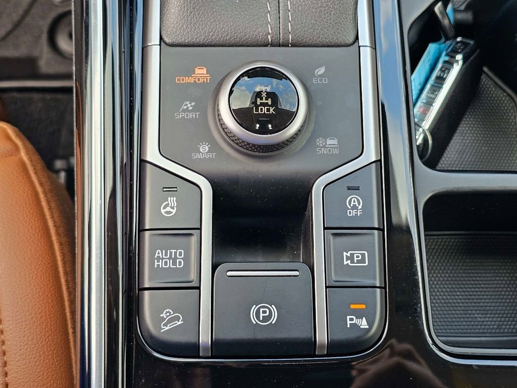Certified 2022 Kia Sorento SX Prestige w/ Rust Color Package image 28