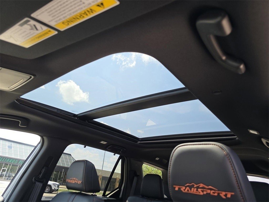 New 2025 Honda Pilot TrailSport image 3