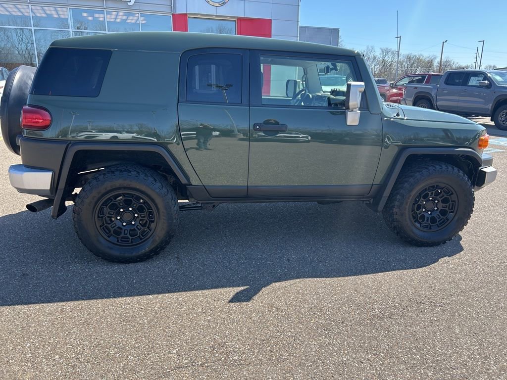 Used 2013 Toyota FJ Cruiser 4WD w/ Convenience Pkg image 8