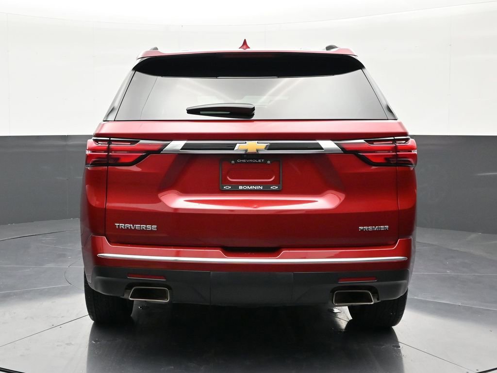 Used 2023 Chevrolet Traverse Premier FWD image 4