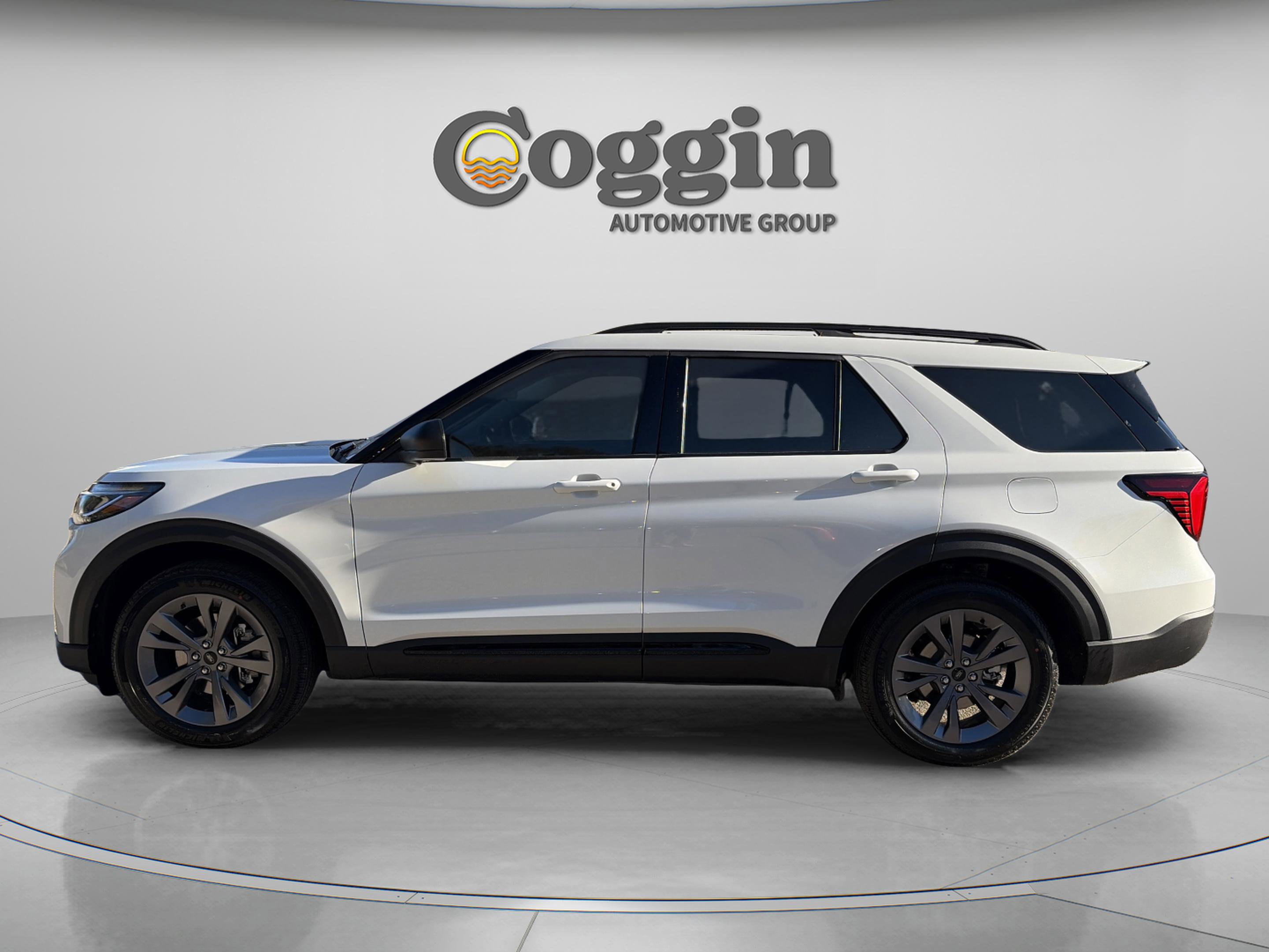 New 2026 Ford Explorer Active w/ Active Comfort Package image 3