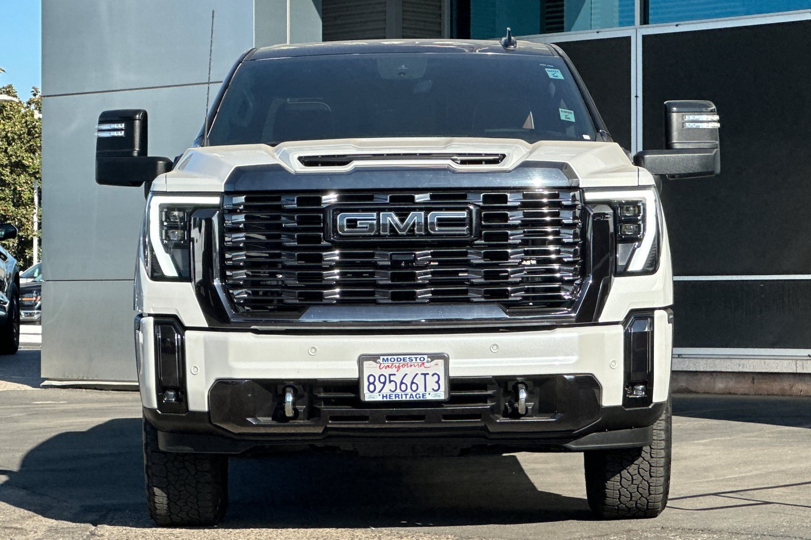 Used 2024 GMC Sierra 2500 Denali Ultimate AWD/4WD image 9