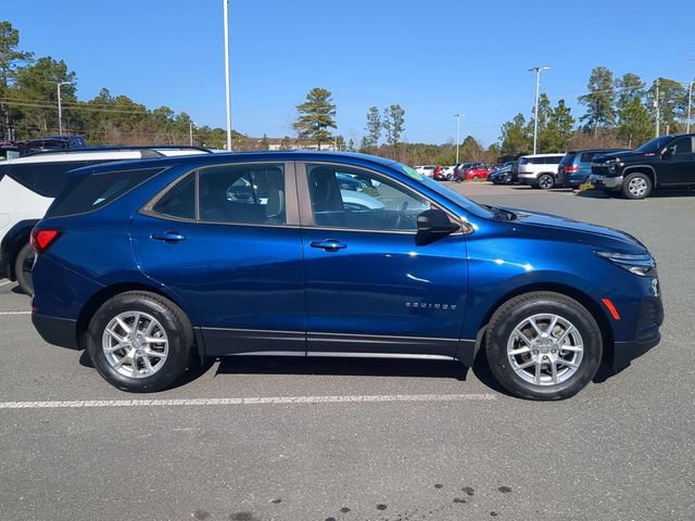 Used 2022 Chevrolet Equinox LS image 3