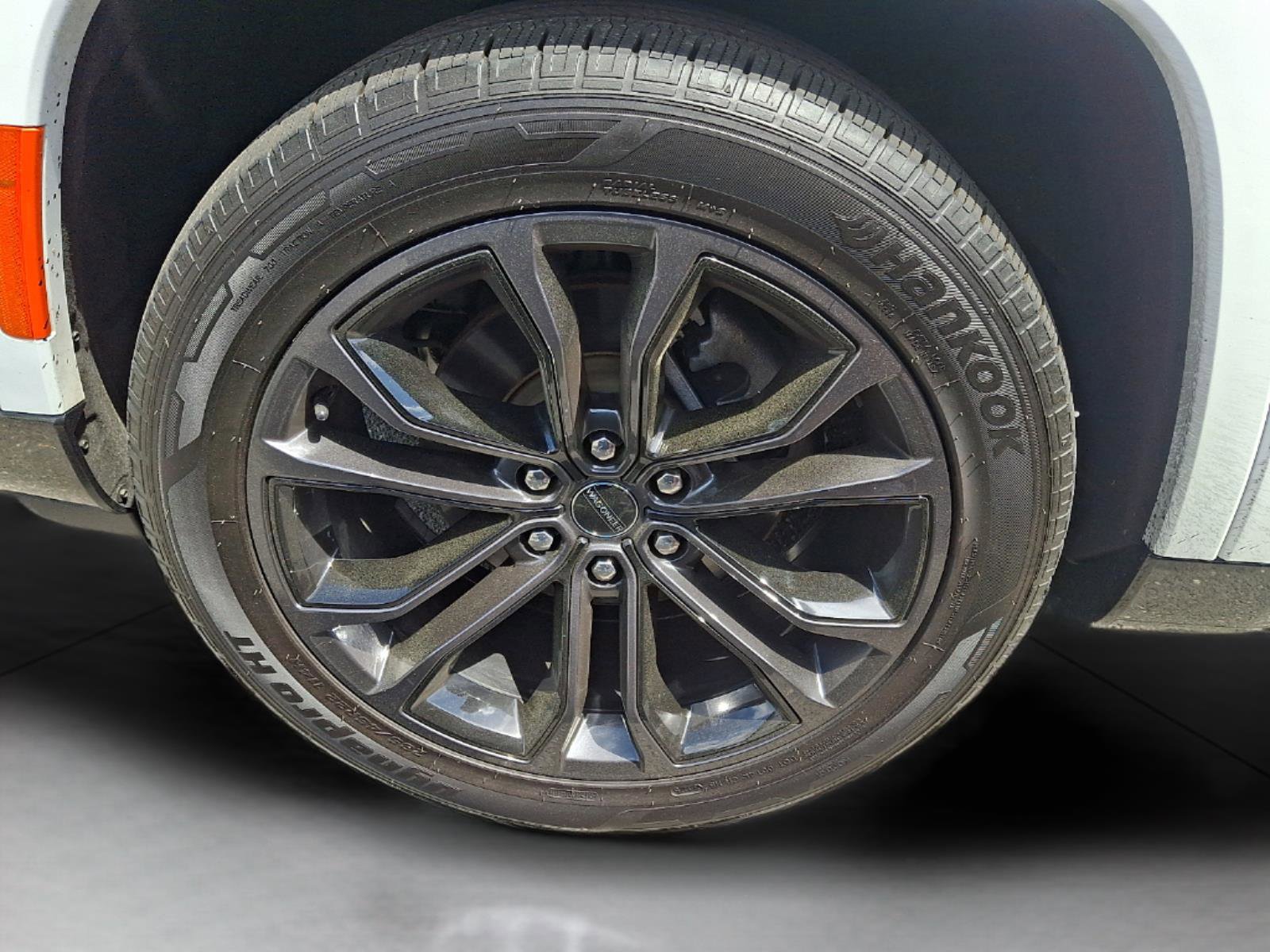 Used 2024 Jeep Grand Wagoneer Series III w/ Rear Seat Video Group 1 AWD/4WD image 35