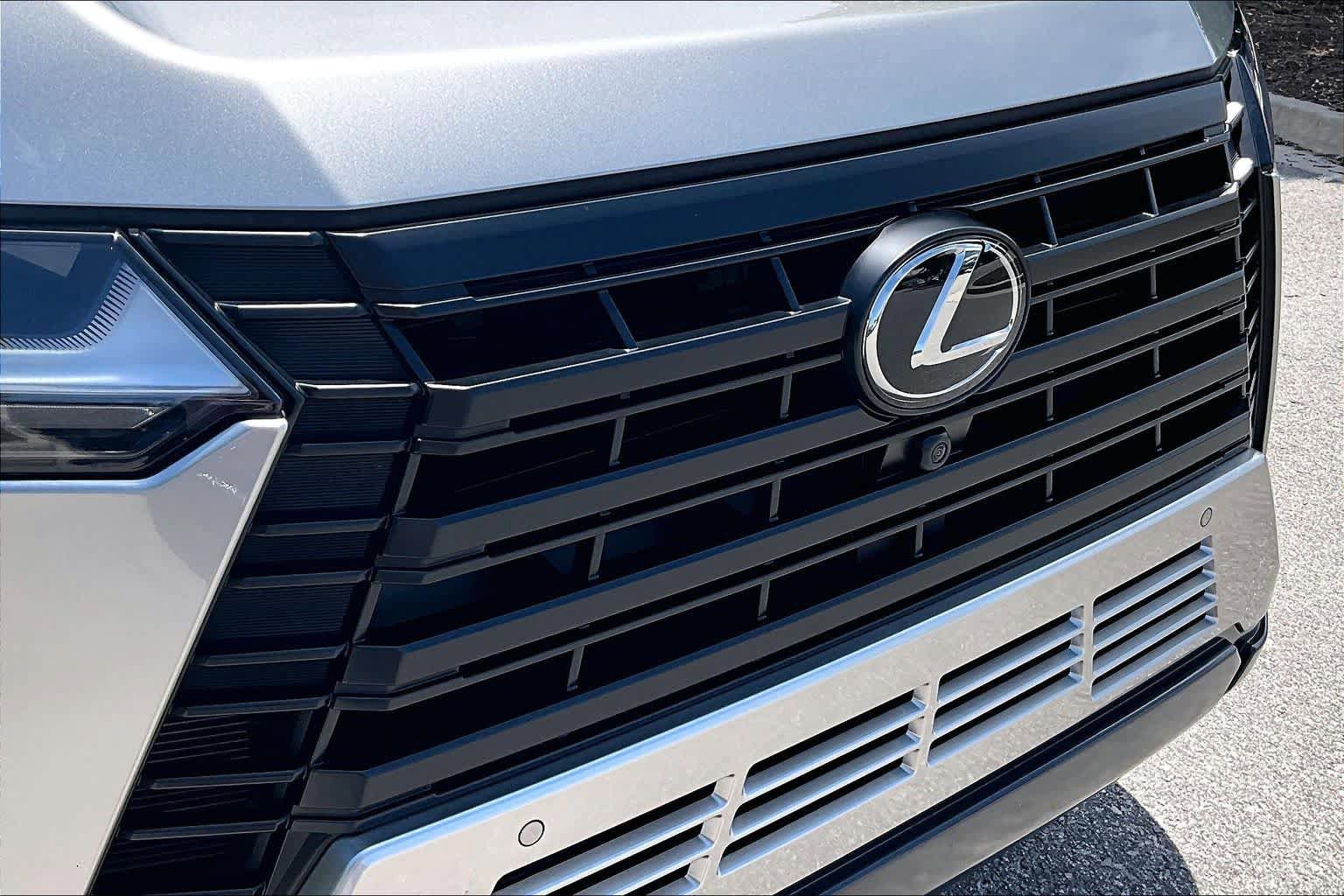 Used 2024 Lexus GX 550 w/ Cold Area Package AWD/4WD image 32