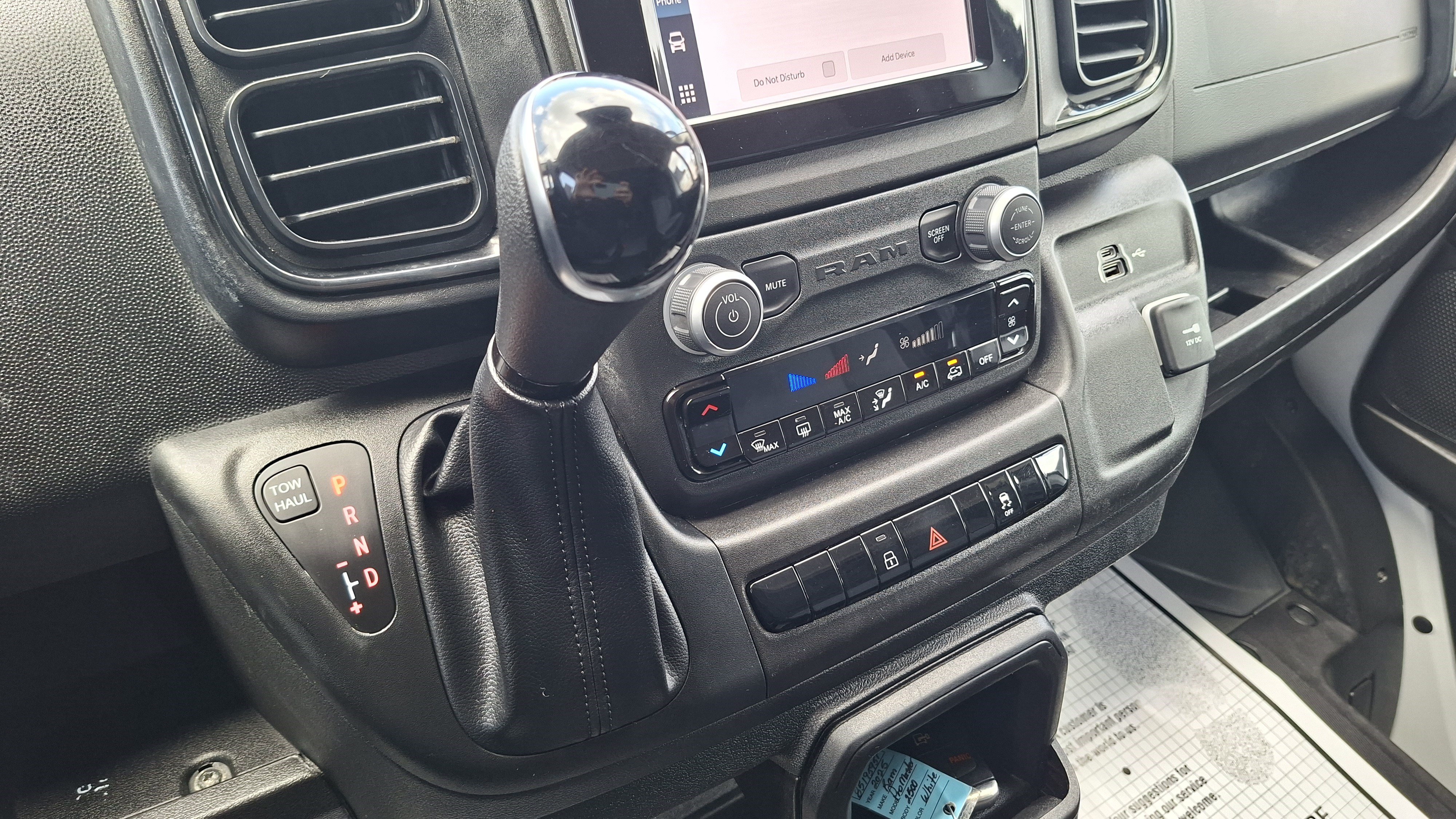 Used 2025 RAM ProMaster 2500 w/ Convenience Group FWD image 15