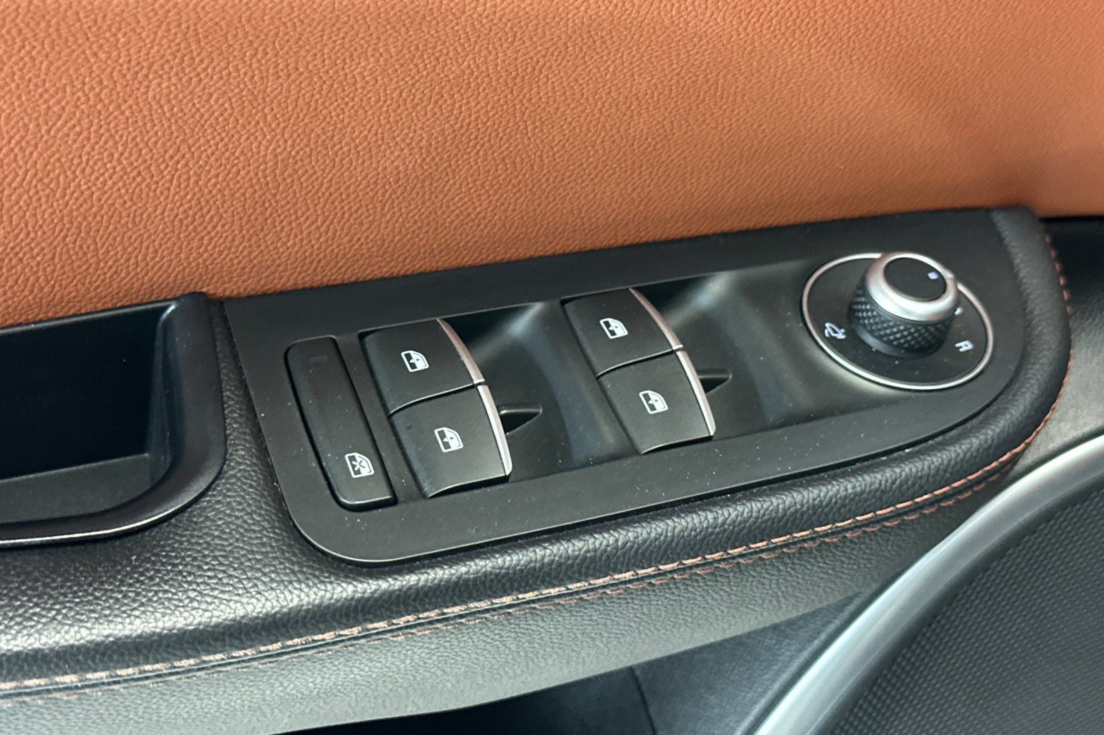 Used 2020 Alfa Romeo Giulia RWD image 14