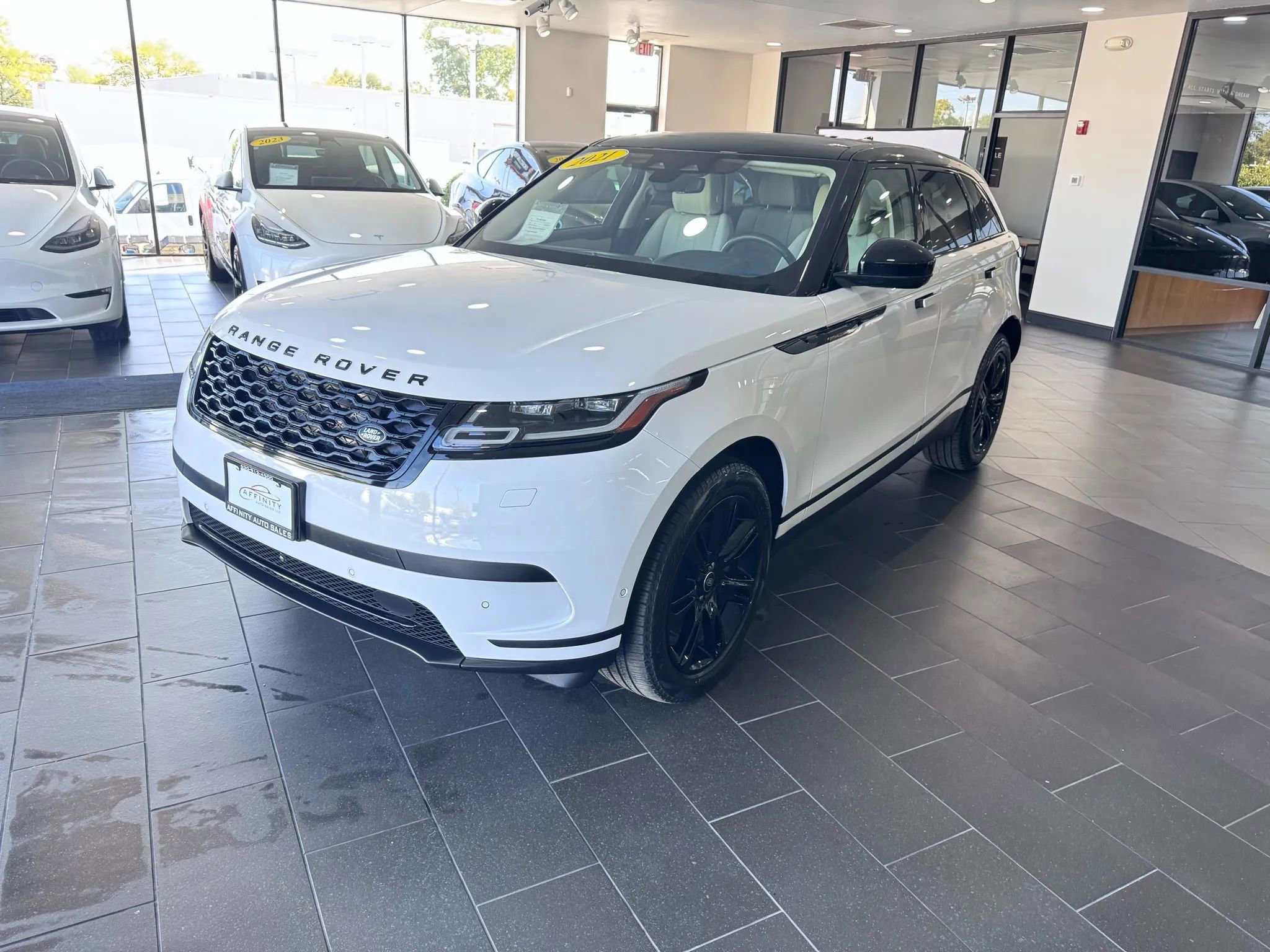Used 2021 Land Rover Range Rover Velar S AWD/4WD image 7