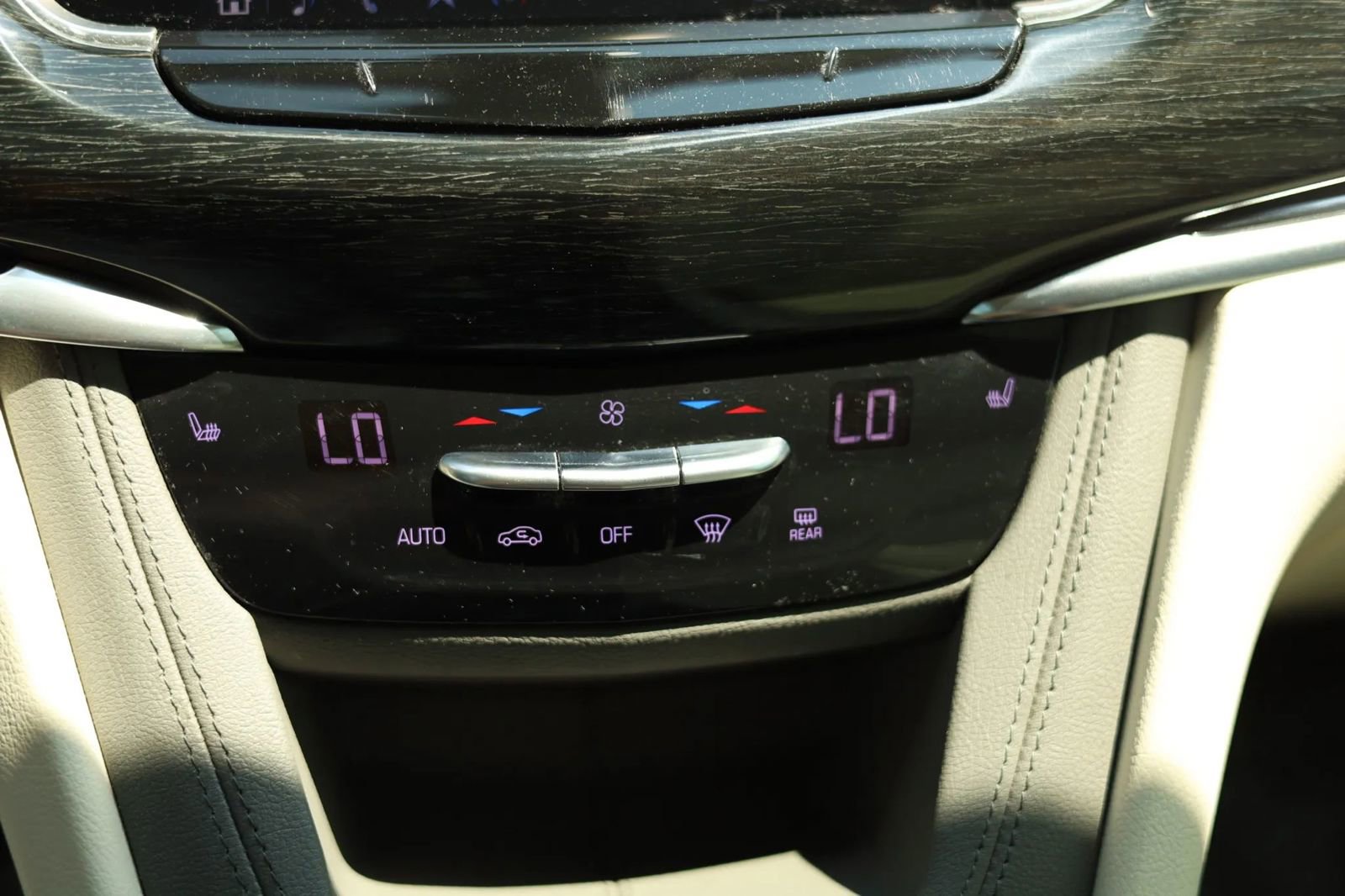 Used 2020 Cadillac XT6 Premium Luxury image 20