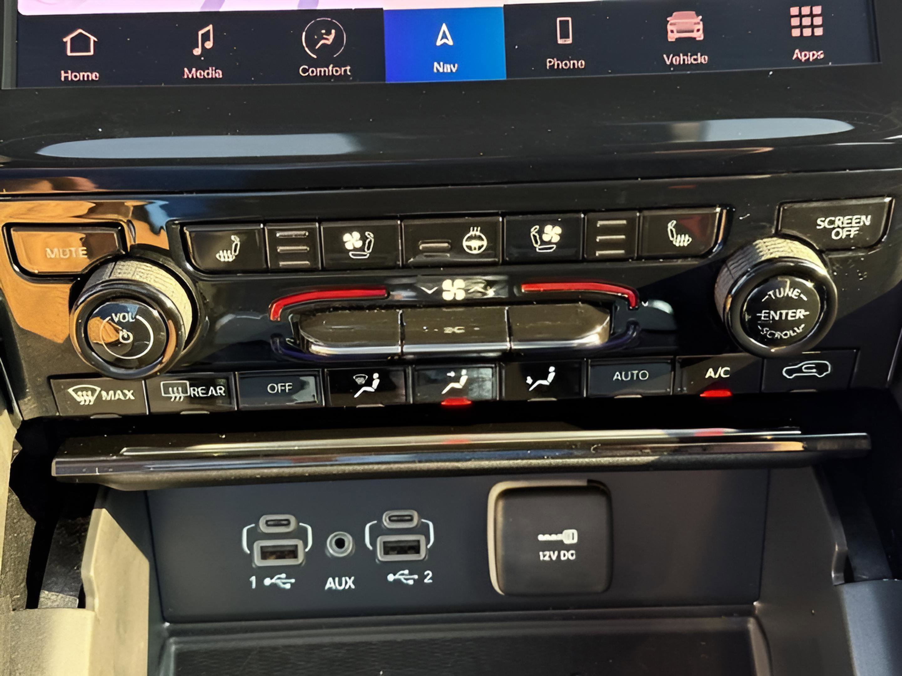 Certified 2025 Jeep Grand Cherokee Overland w/ Luxury Tech Group IV image 25