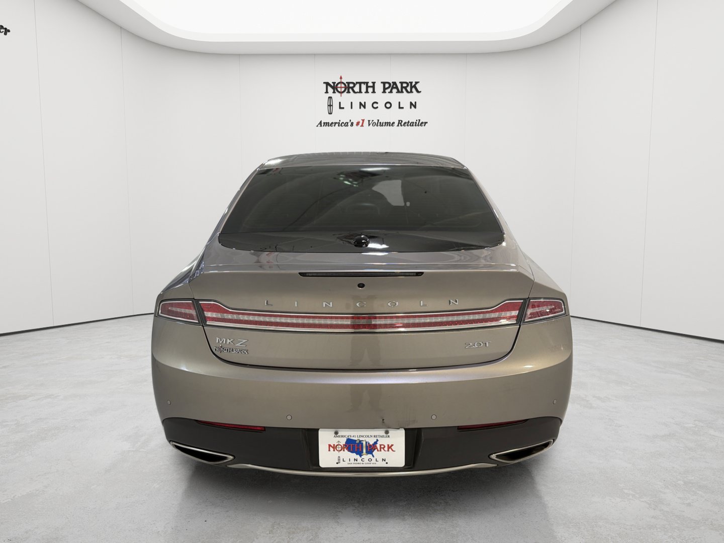 Used 2020 Lincoln MKZ w/ Convenience Package FWD image 4