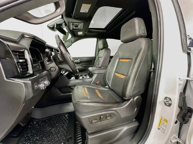 Used 2022 GMC Sierra 1500 AT4 w/ Sierra Safety Plus Package AWD/4WD image 4