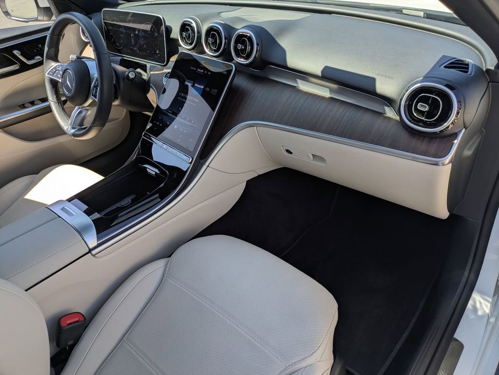 Used 2025 Mercedes-Benz C 300 Sedan image 29