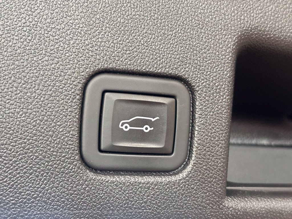 Used 2024 Chevrolet Equinox LT w/ LPO, Floor Liner Package AWD/4WD image 13