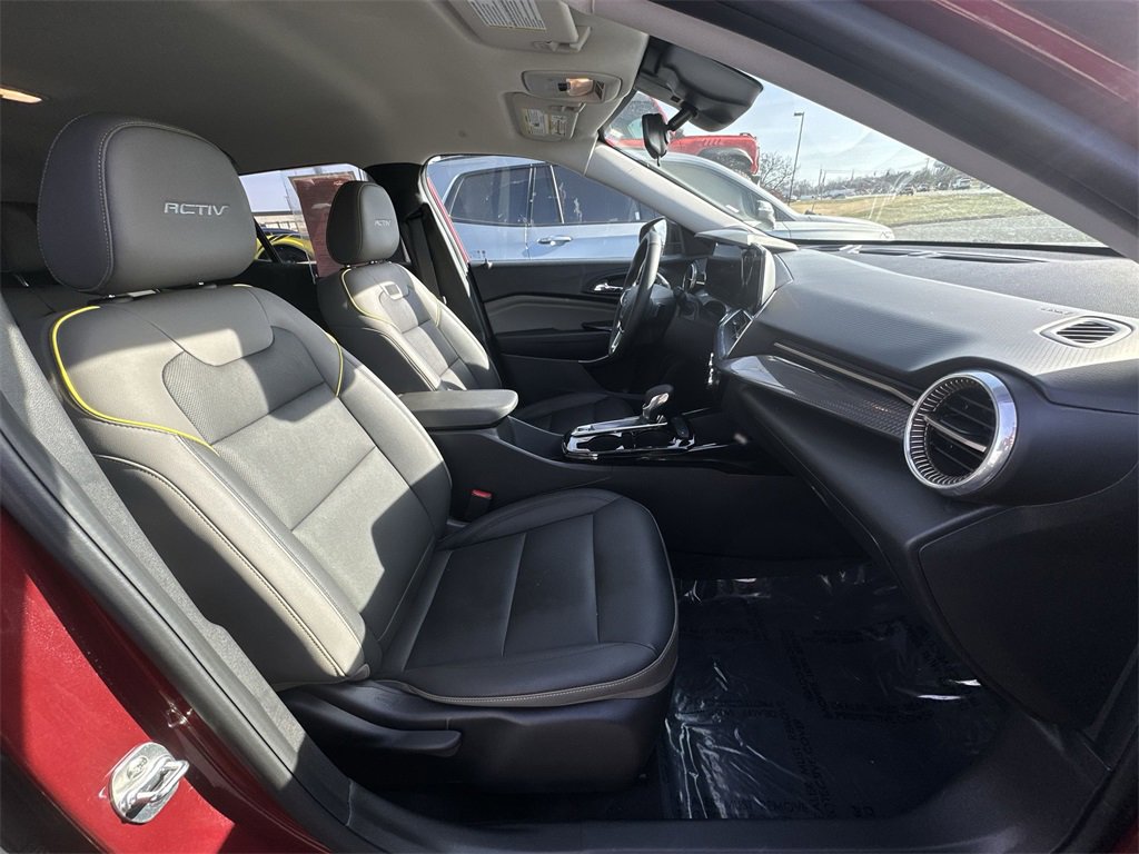 Used 2024 Chevrolet Trax ACTIV w/ Driver Confidence Package image 23