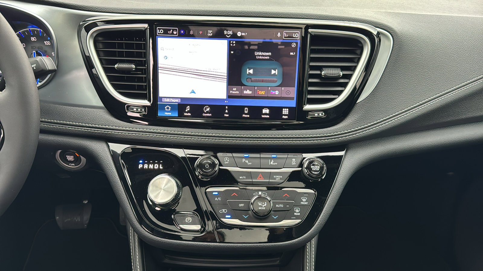 New 2026 Chrysler Pacifica Limited FWD image 22