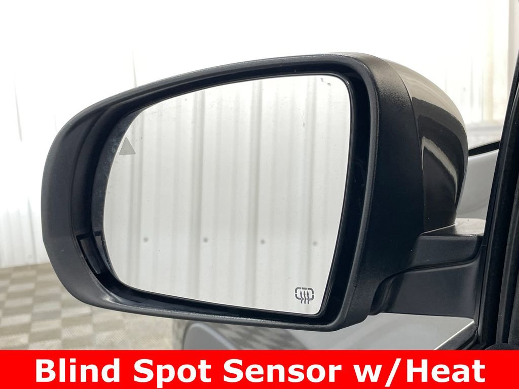 Used 2019 Jeep Cherokee Latitude Plus AWD/4WD image 31