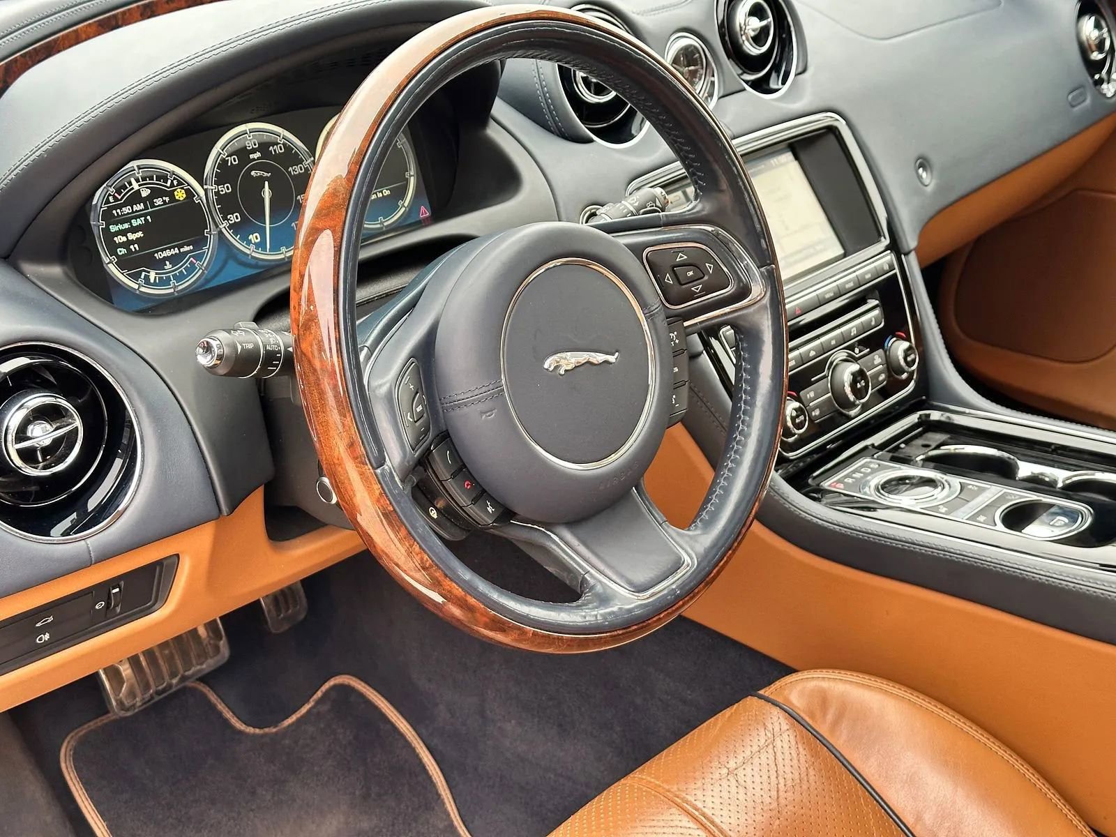 Used 2015 Jaguar XJ L Portfolio image 10