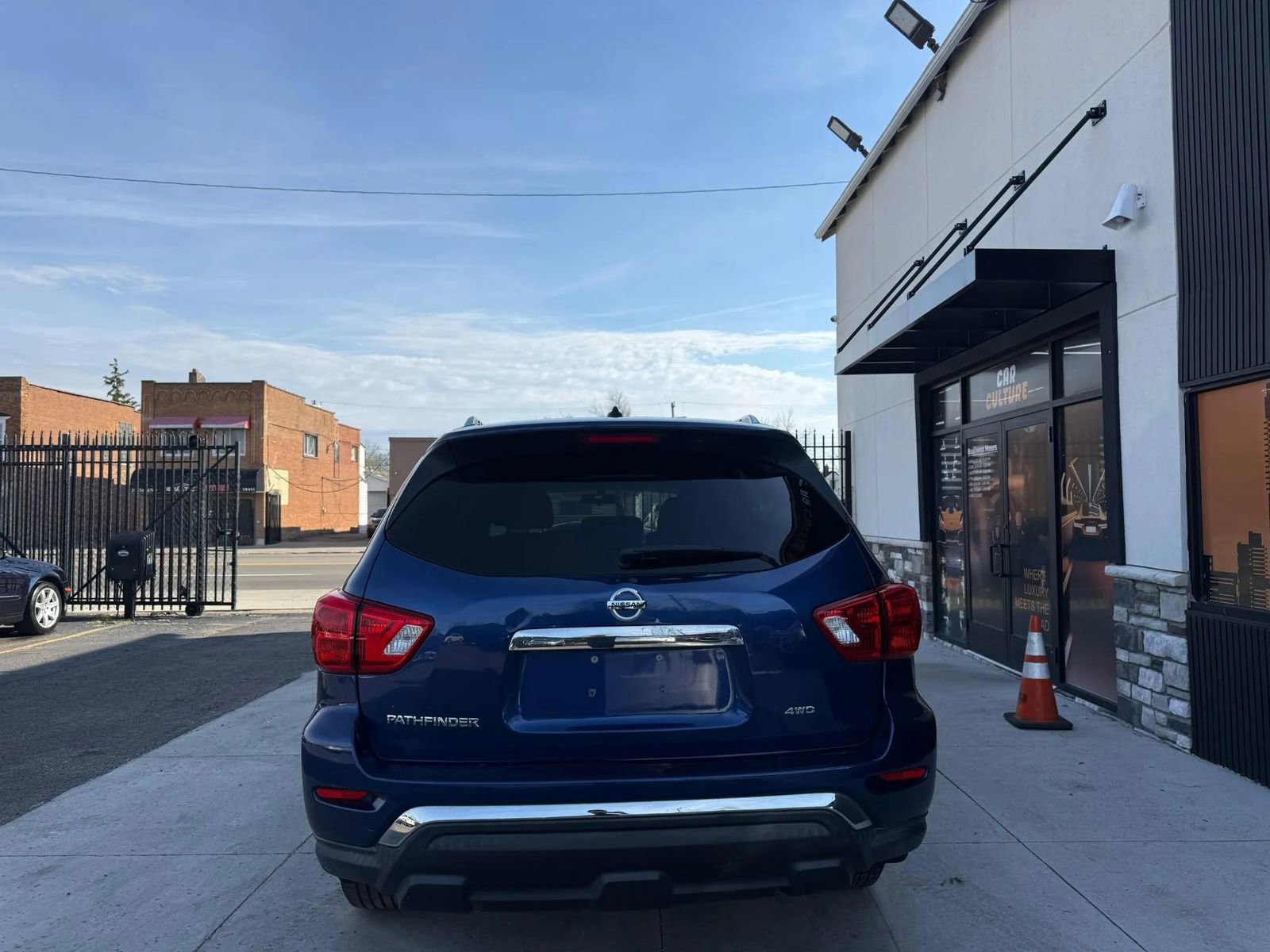 Used 2018 Nissan Pathfinder S image 5