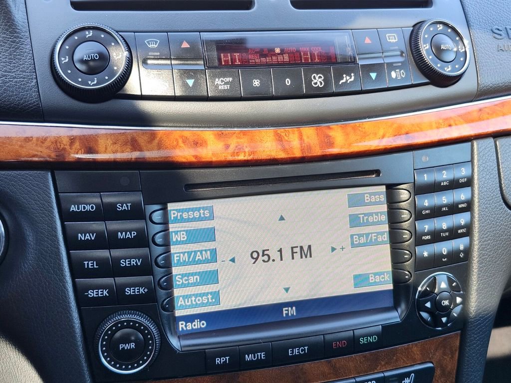 Used 2004 Mercedes-Benz E 500 4MATIC Sedan image 21