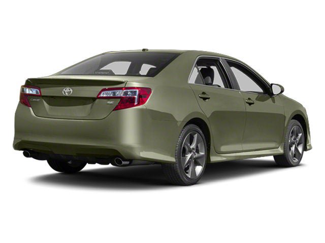 Used 2013 Toyota Camry LE FWD image 2