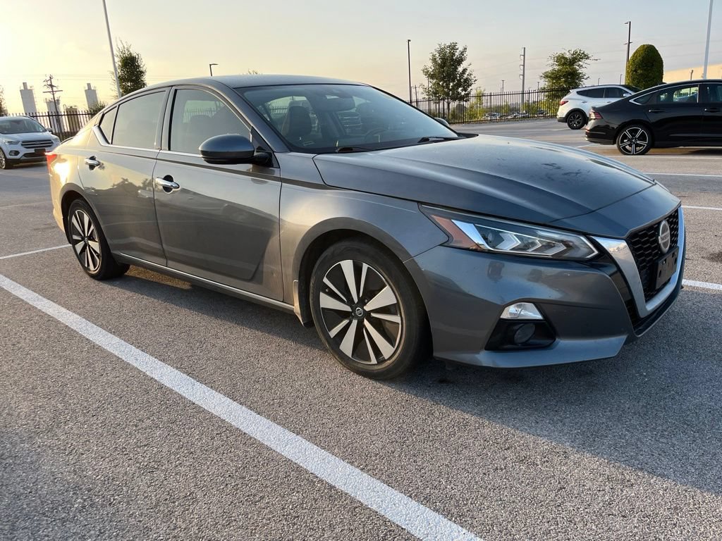 Used 2020 Nissan Altima 2.5 SV FWD image 2