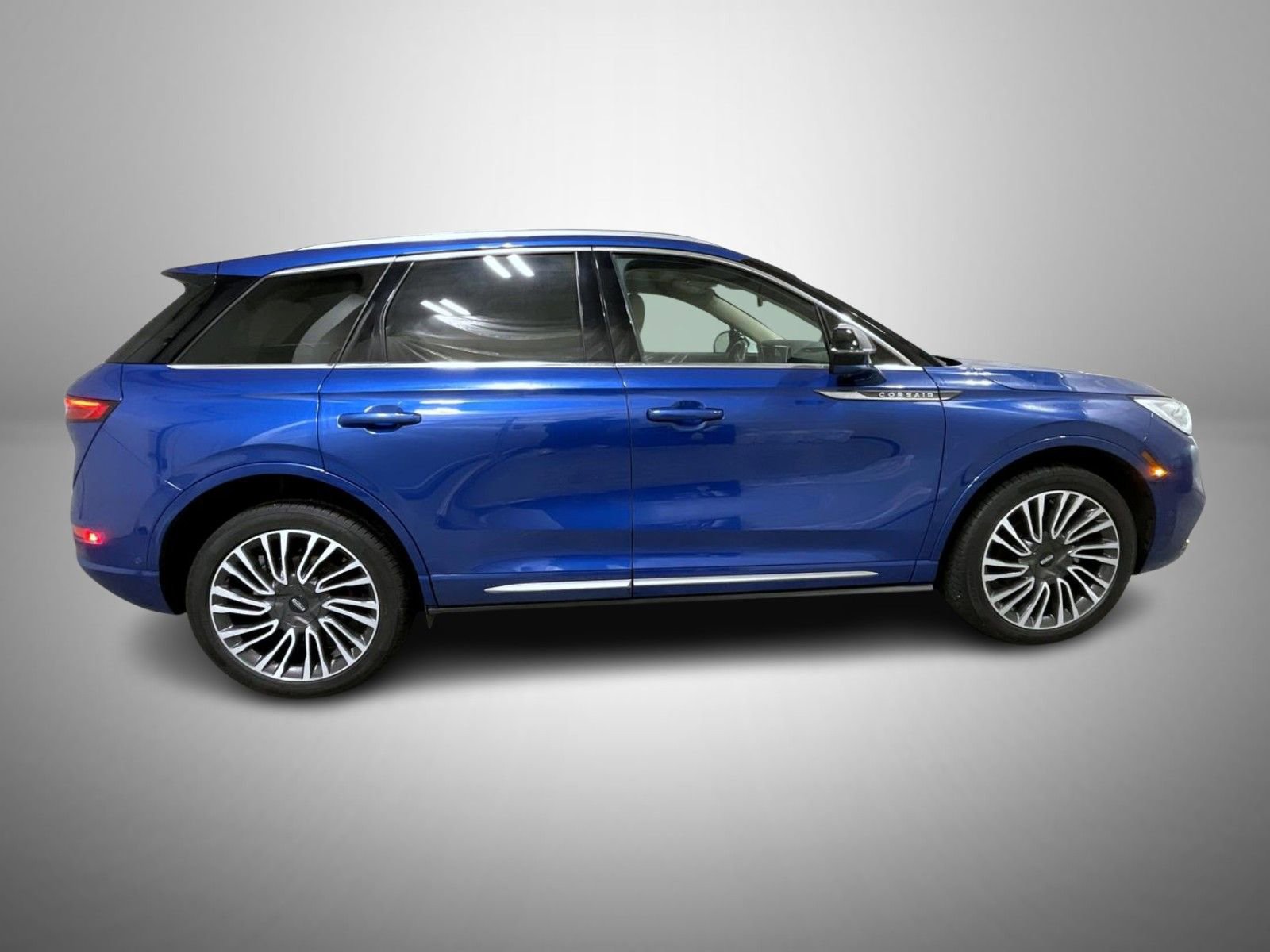 Used 2021 Lincoln Corsair Reserve w/ Equipment Group 201A image 4