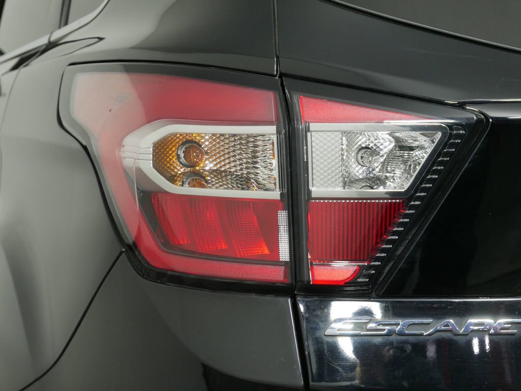 Used 2017 Ford Escape SE w/ SE Leather Comfort Package image 12