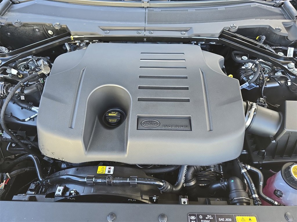 New 2026 Land Rover Defender 130 X-Dynamic SE image 32