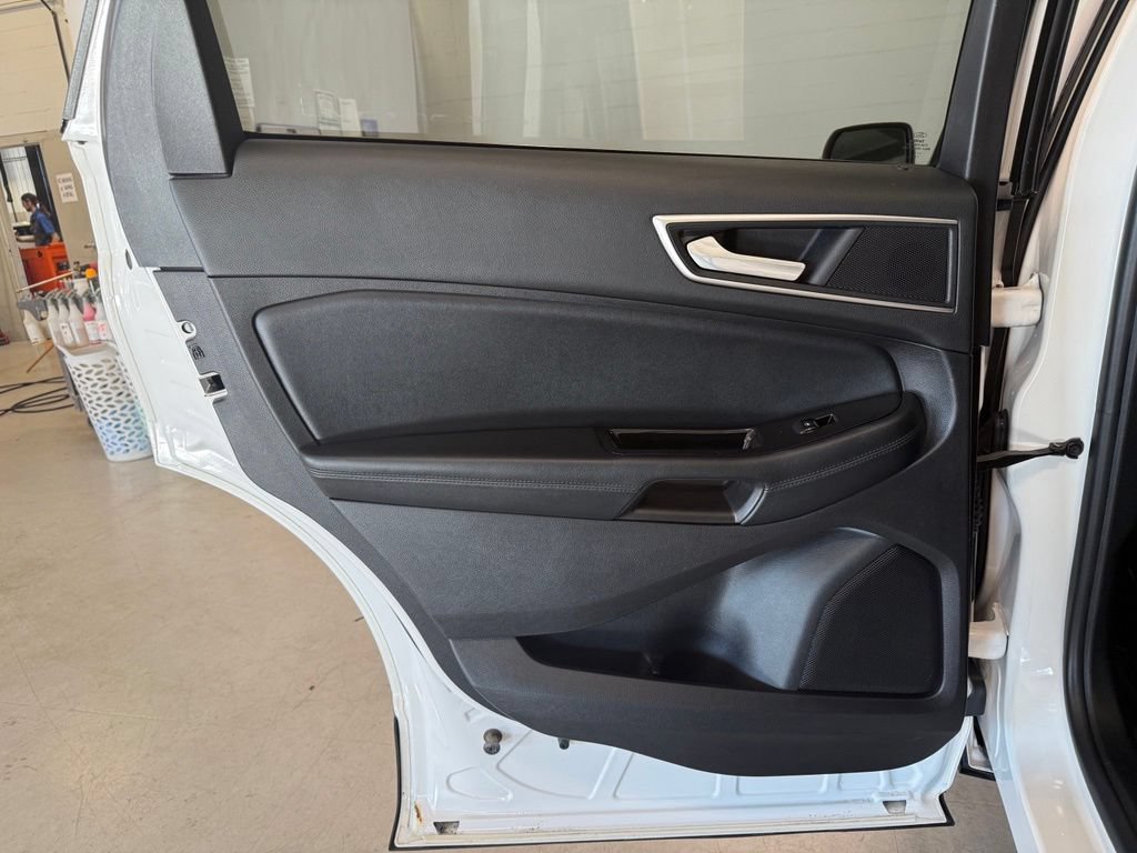 Used 2016 Ford Edge SEL w/ Equipment Group 201A AWD/4WD image 13