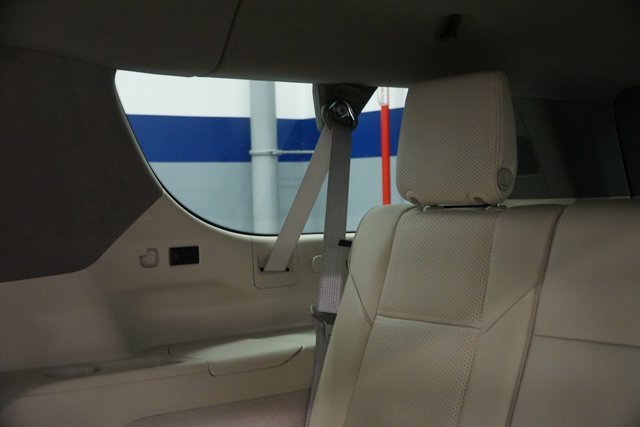 New 2024 Cadillac Escalade ESV Sport Platinum w/ LPO, ONYX Package image 26