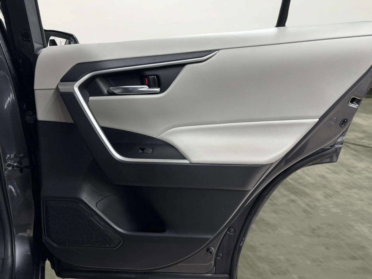 Used 2021 Toyota RAV4 XLE image 17