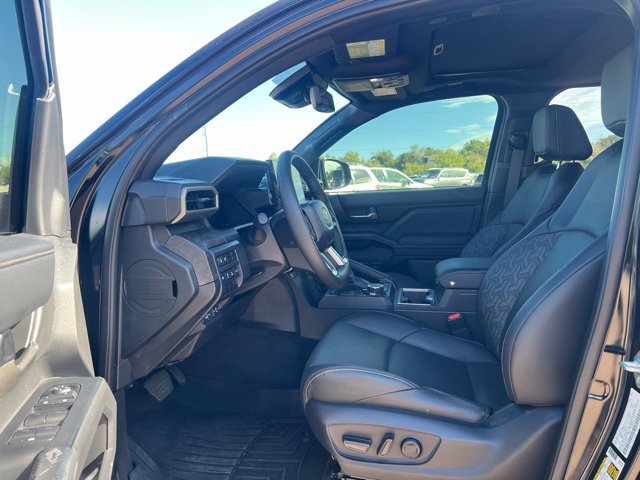 Used 2024 Toyota Tacoma Limited w/ Limited Package (LT) AWD/4WD image 31